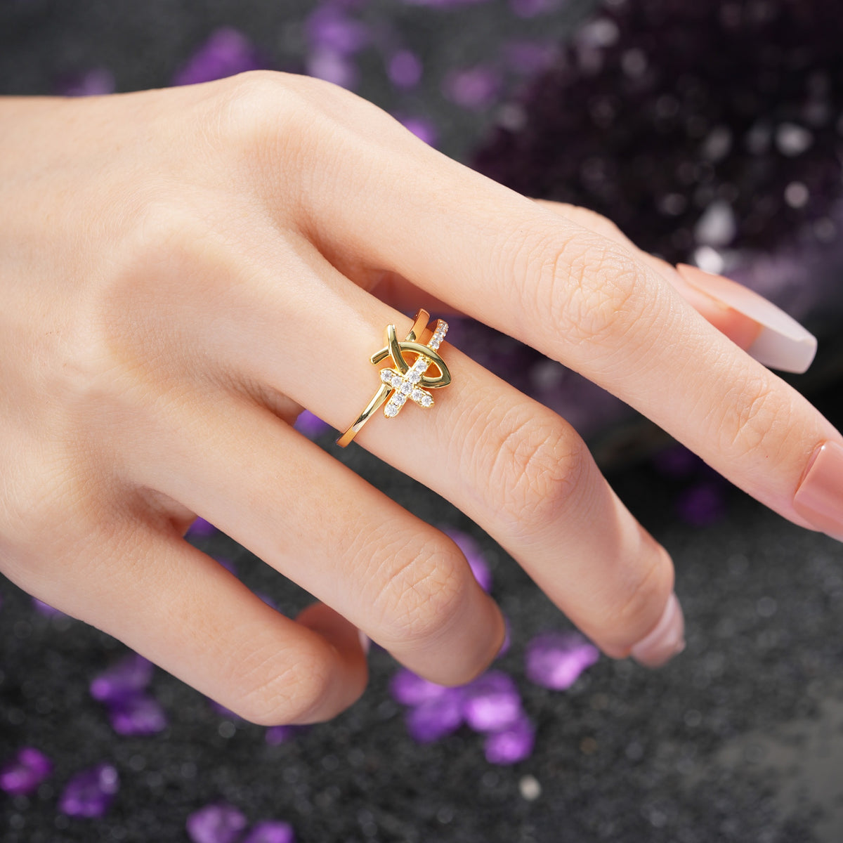 Elegant Hollow Fish Outline Full Micro Pavé Christian Cross Moissanite Wedding Ring