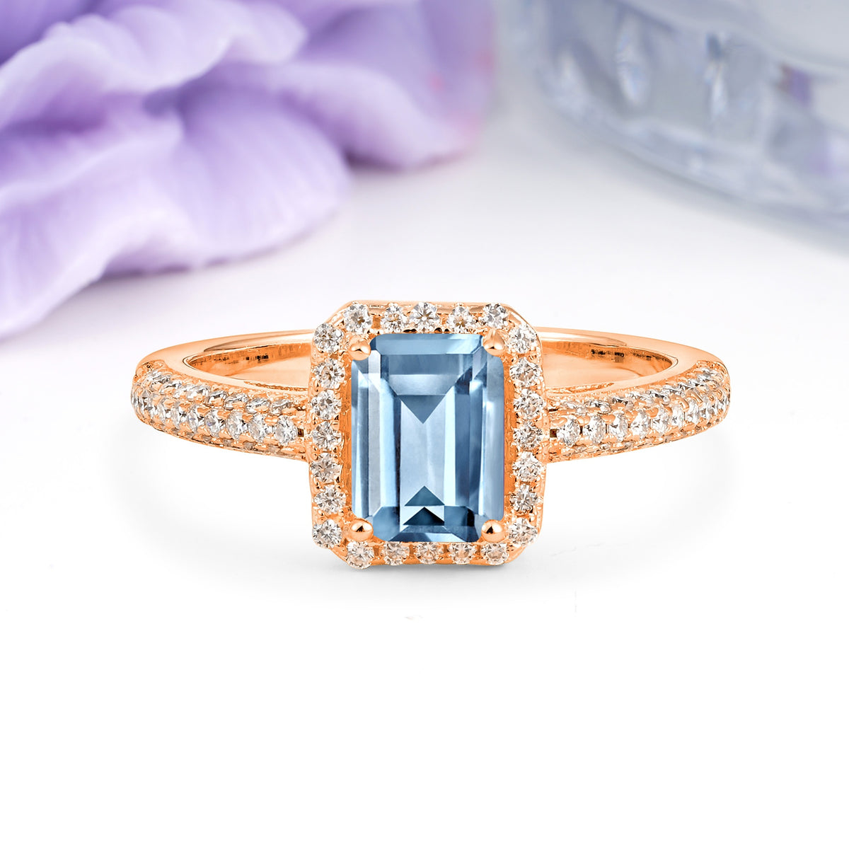 Luxurious Vintage 4 Prong Emerald Cut Aquamarine Engagement Ring - Additional view