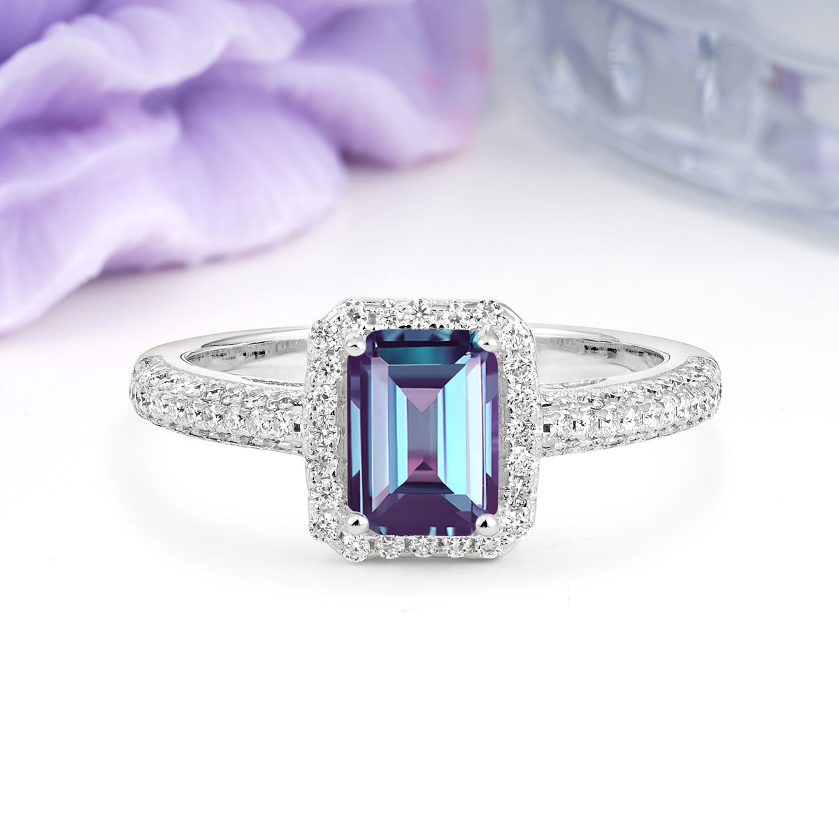 Luxurious Vintage 4 Prong Emerald Cut Alexandrite Engagement Ring - Additional view