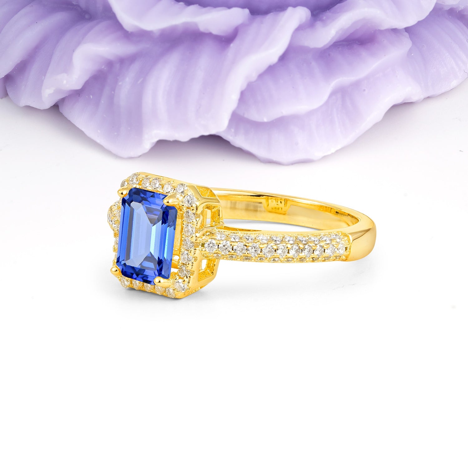Luxurious Vintage 4 Prong Emerald Cut Sapphire Engagement Ring - Additional view