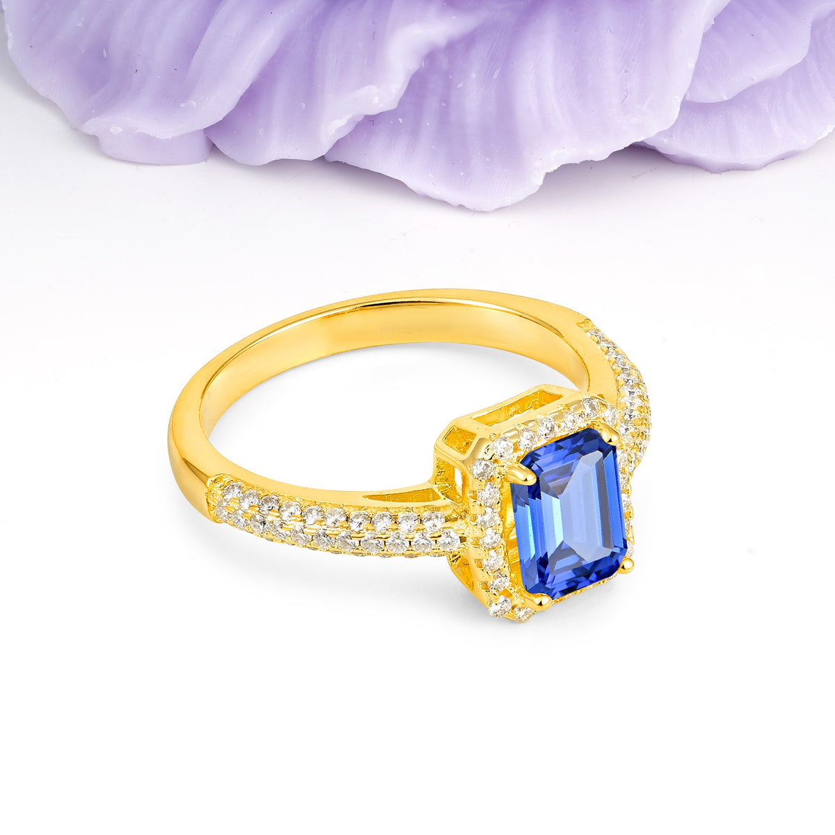 Luxurious Vintage 4 Prong Emerald Cut Sapphire Engagement Ring - Additional view