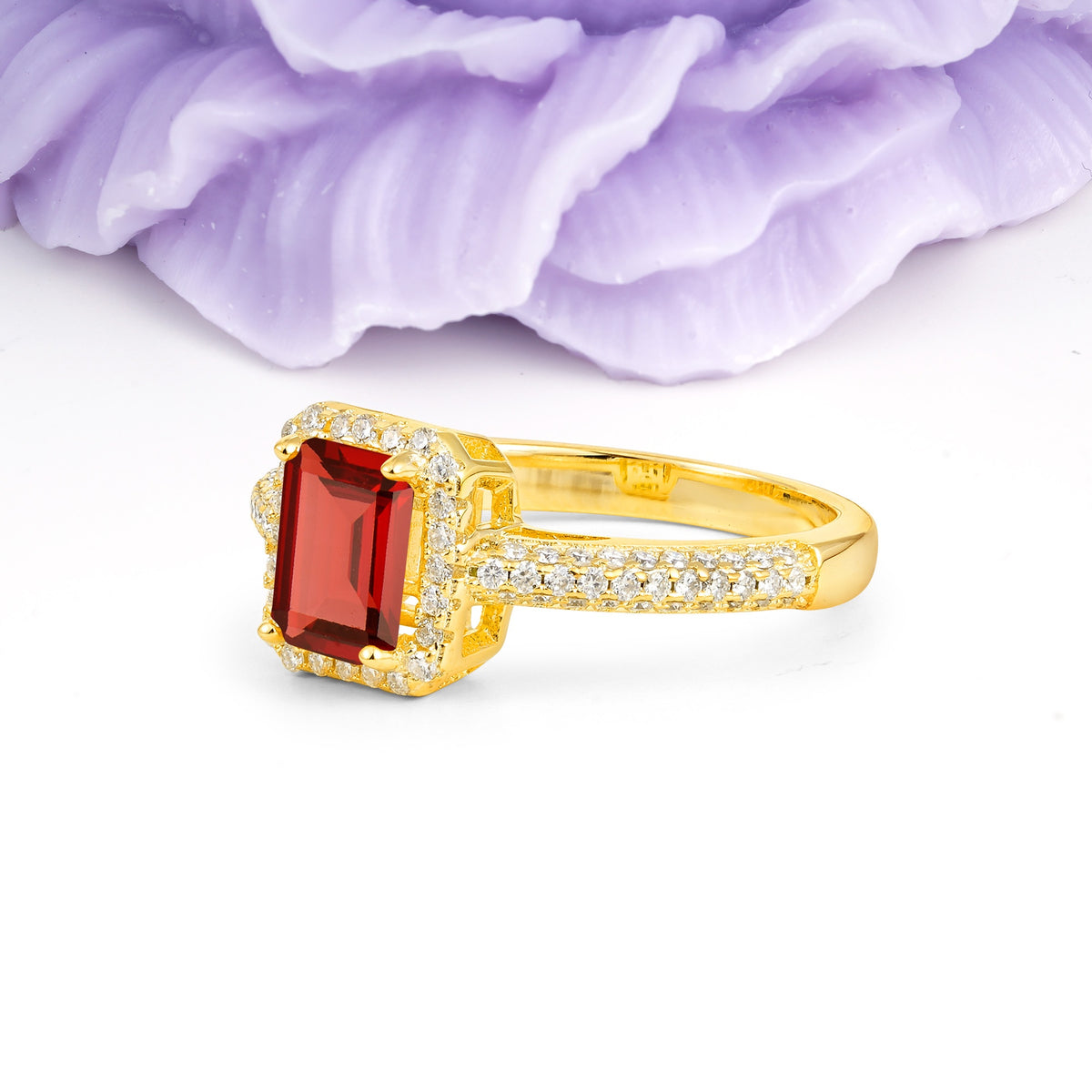 Luxurious Vintage 4 Prong Emerald Cut Garnet Engagement Ring - Additional view