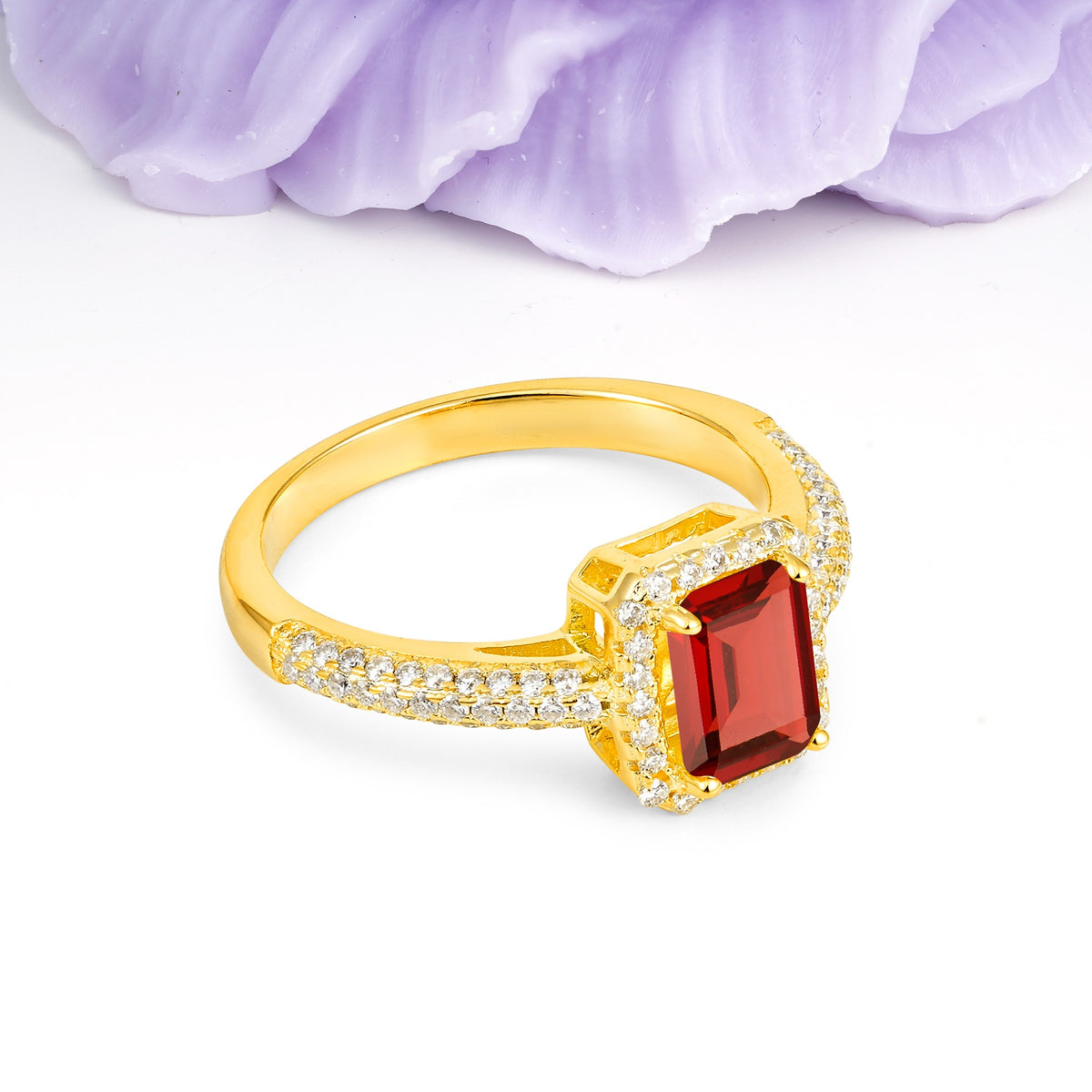 Luxurious Vintage 4 Prong Emerald Cut Garnet Engagement Ring - Additional view