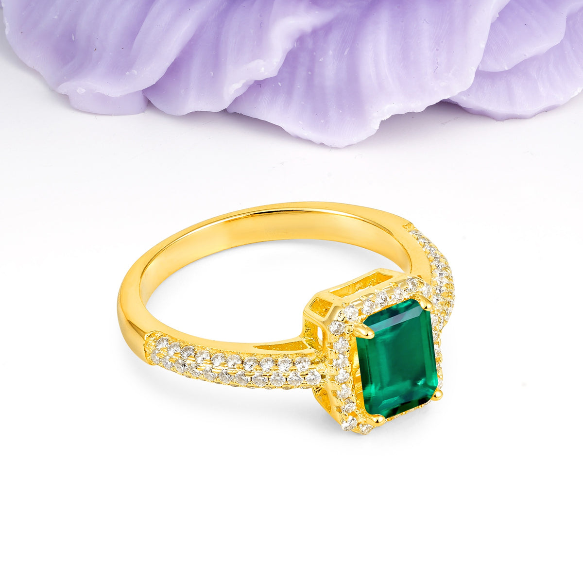 Luxurious Vintage 4 Prong Emerald Cut Emerald Engagement Ring - Additional view