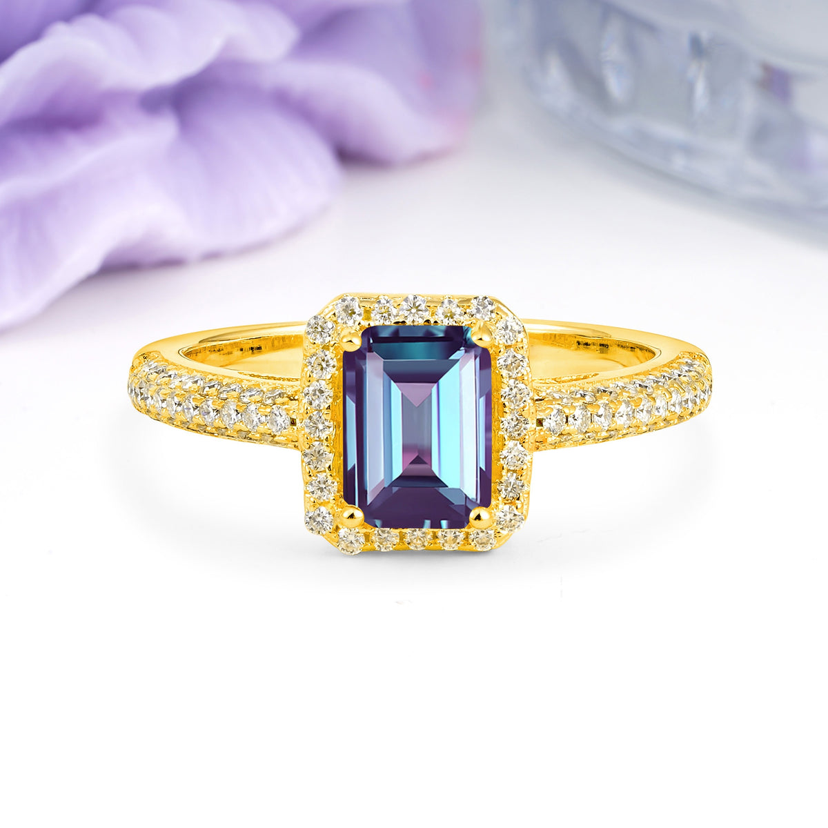 Luxurious Vintage 4 Prong Emerald Cut Alexandrite Engagement Ring - Additional view