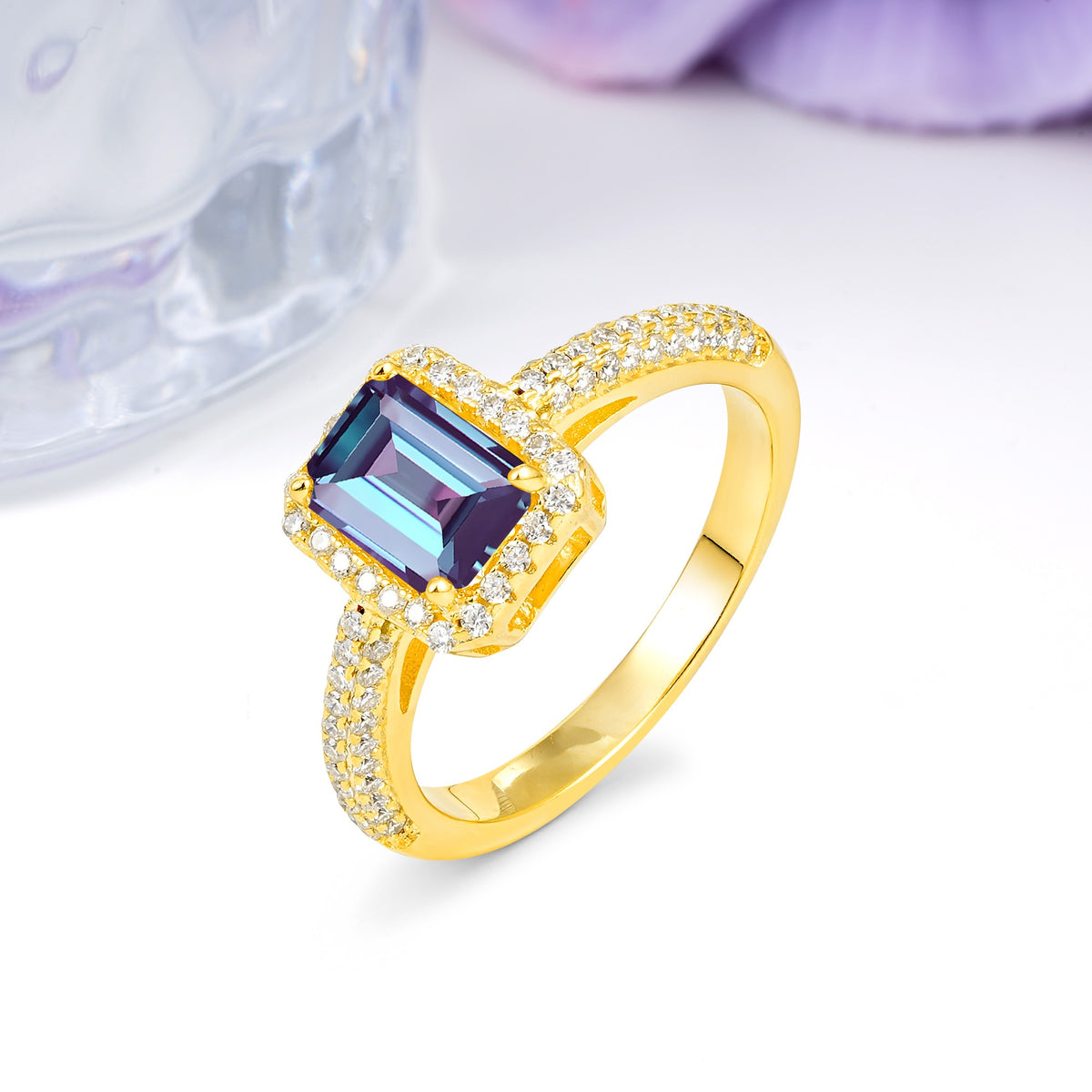 Luxurious Vintage 4 Prong Emerald Cut Alexandrite Engagement Ring - Additional view