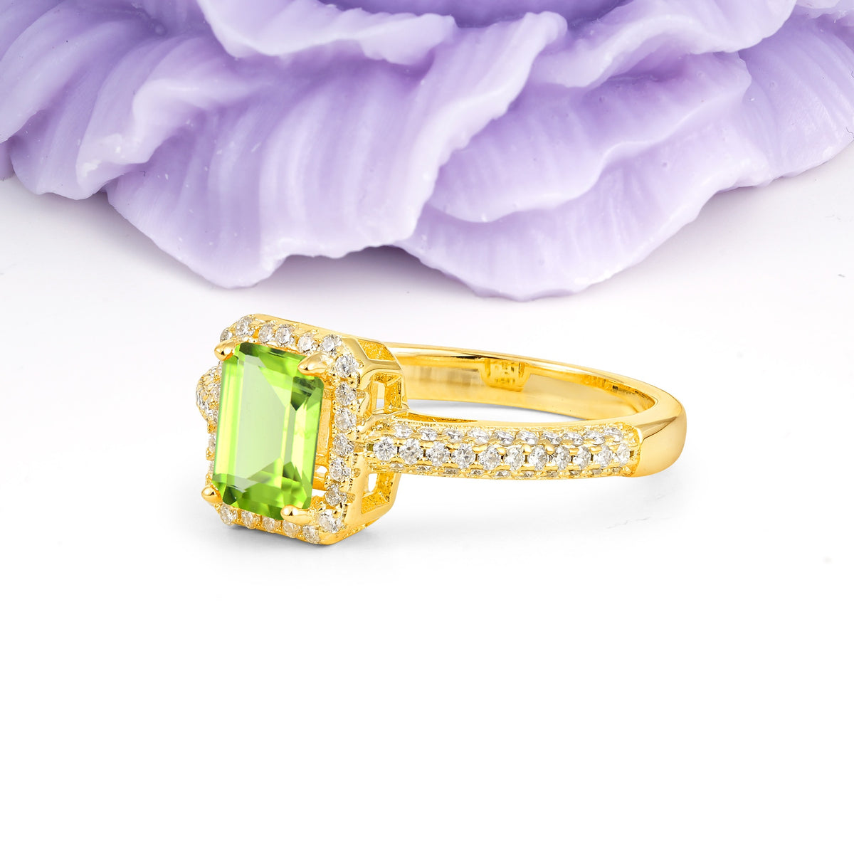 Luxurious Vintage 4 Prong Emerald Cut Peridot Engagement Ring - Additional view
