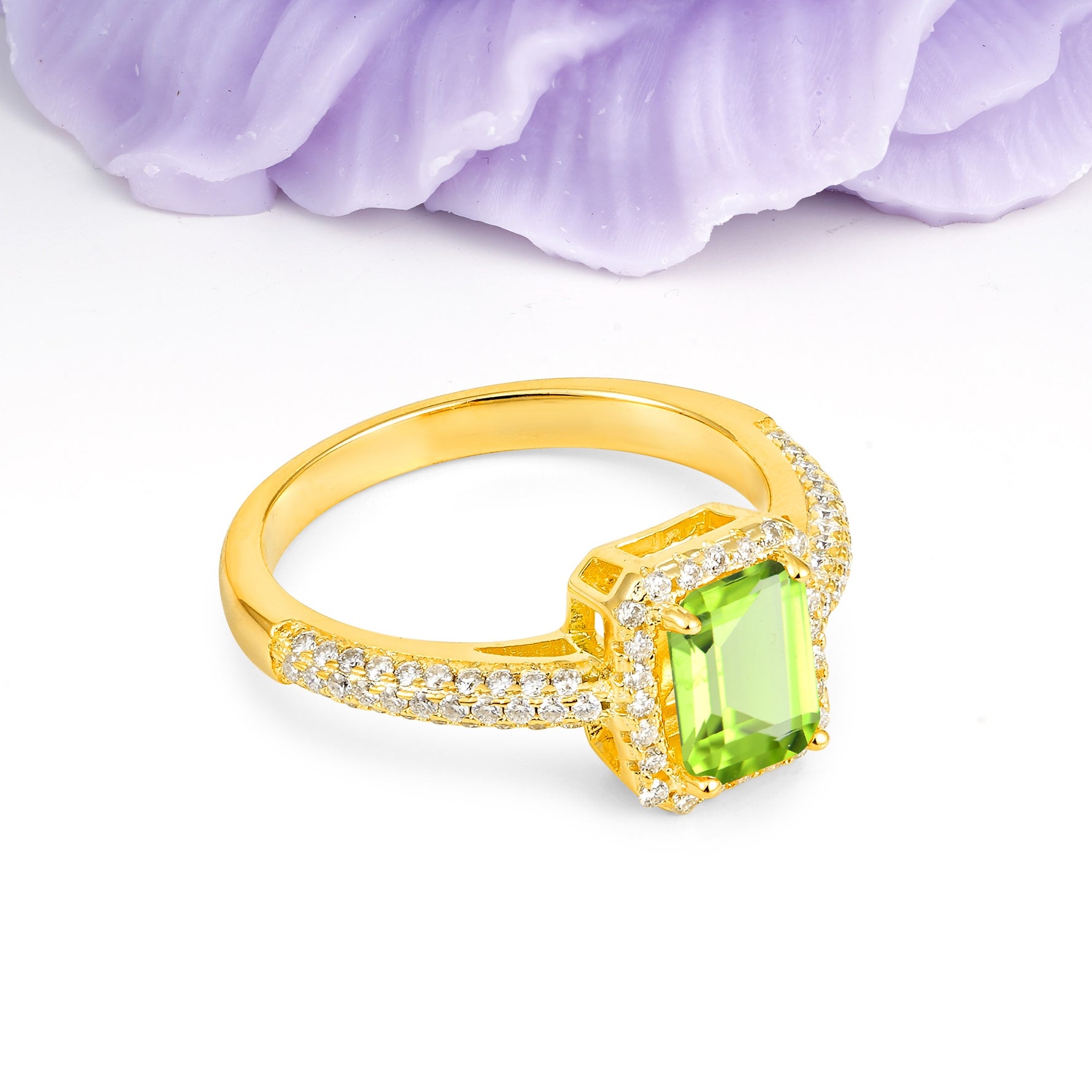 Luxurious Vintage 4 Prong Emerald Cut Peridot Engagement Ring - Additional view