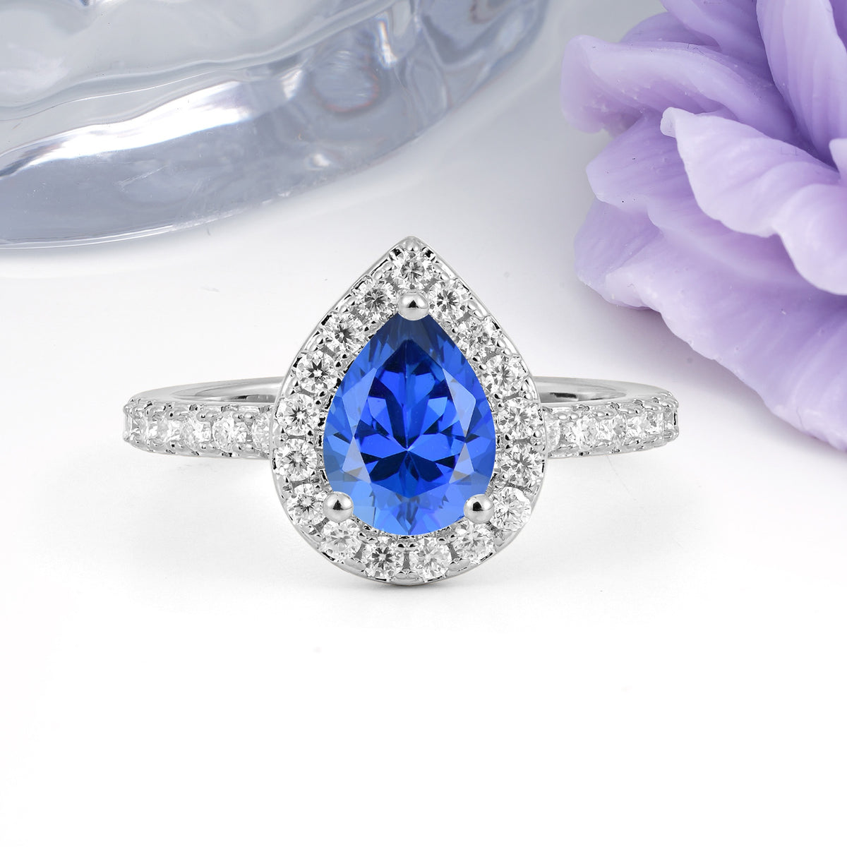 Luxurious Vintage 3 Prong Pear Cut Sapphire Engagement Ring - Additional view