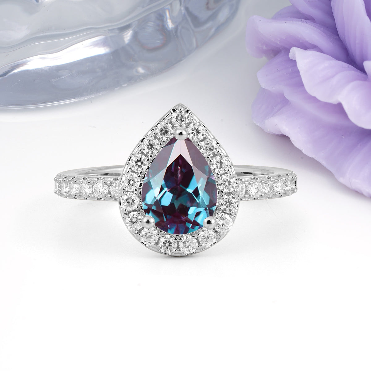 Luxurious Vintage 3 Prong Pear Cut Alexandrite Engagement Ring - Additional view