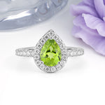 Luxurious Vintage 3 Prong Pear Cut Peridot Engagement Ring - Additional view