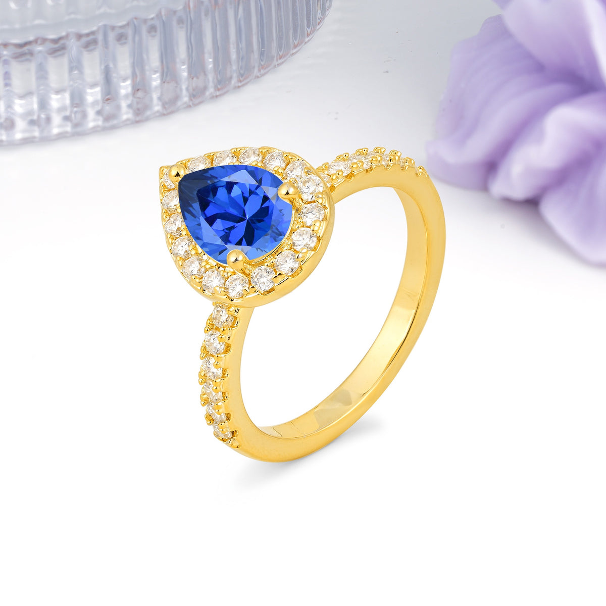 Luxurious Vintage 3 Prong Pear Cut Sapphire Engagement Ring - Additional view