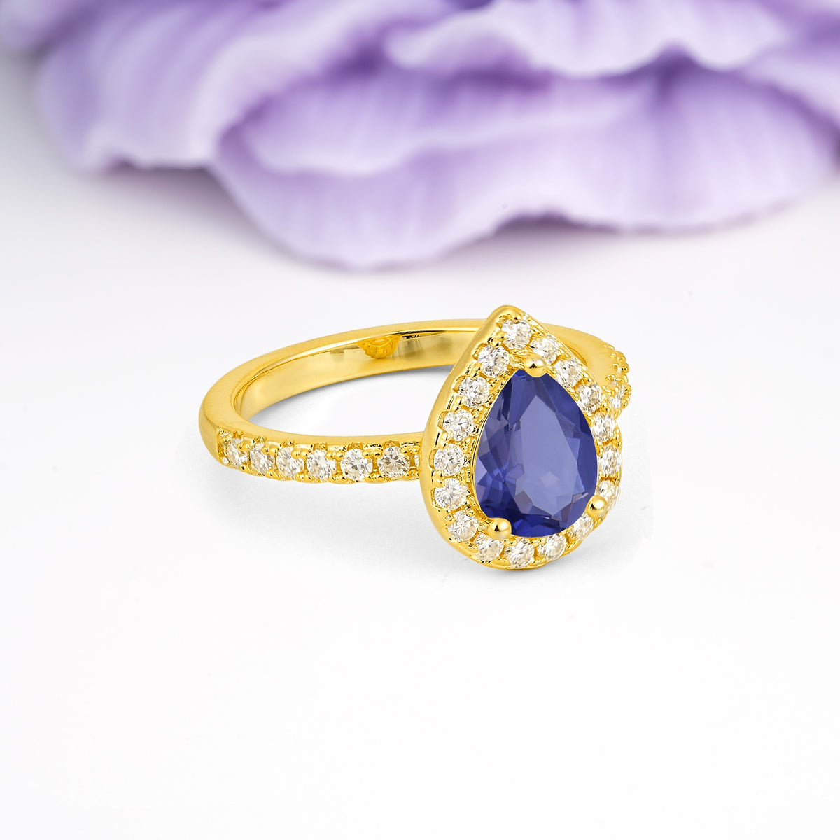 Luxurious Vintage 3 Prong Pear Cut Tanzanite Engagement Ring - Additional view