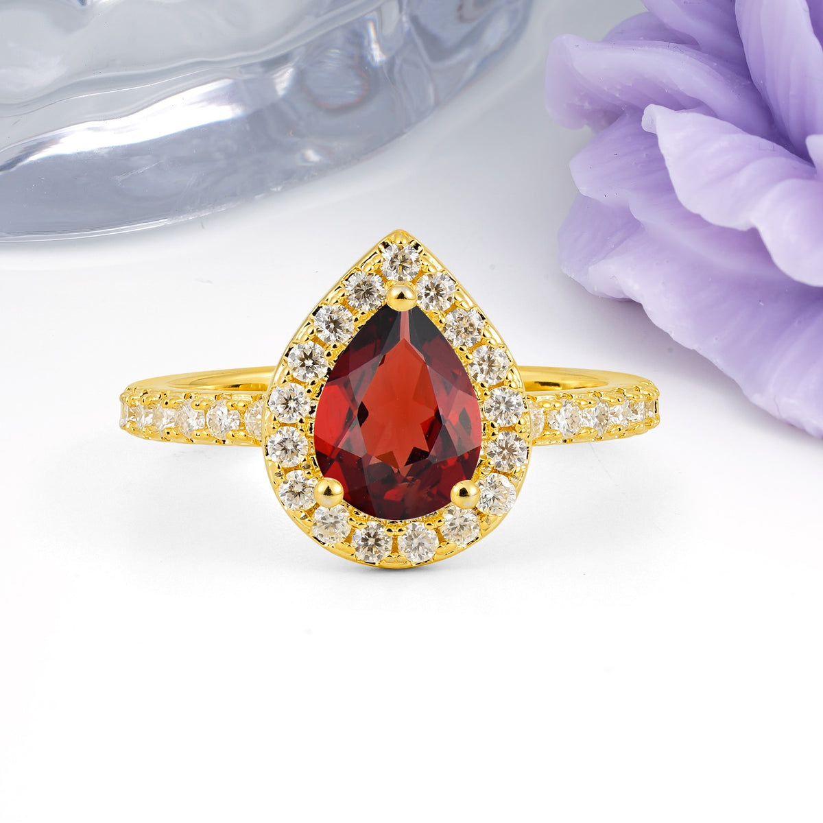 Luxurious Vintage 3 Prong Pear Cut Garnet Engagement Ring - Additional view