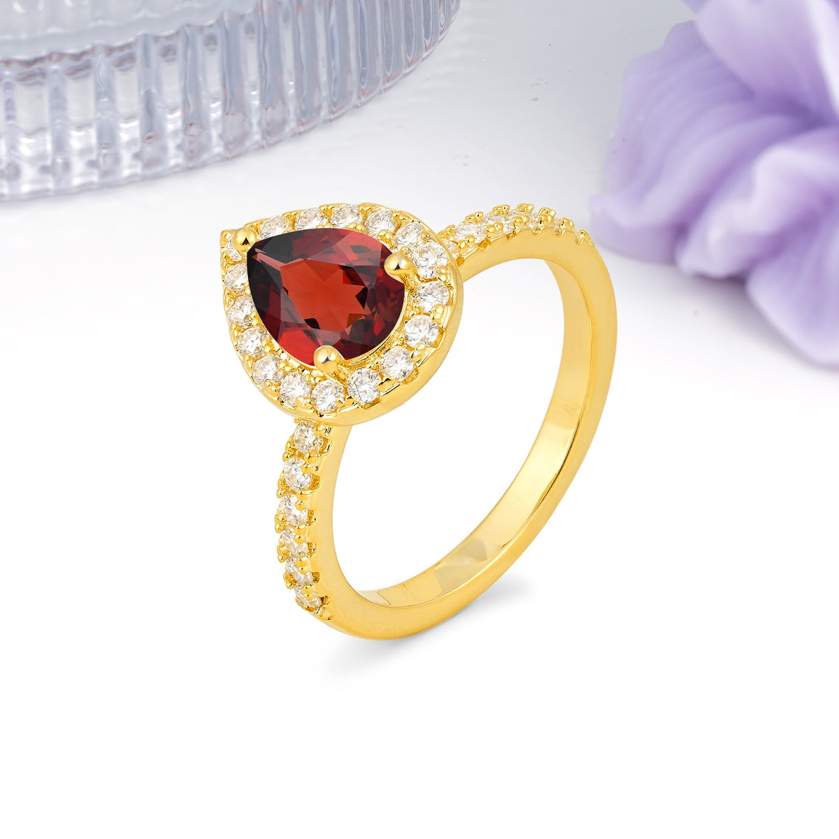 Luxurious Vintage 3 Prong Pear Cut Garnet Engagement Ring - Additional view