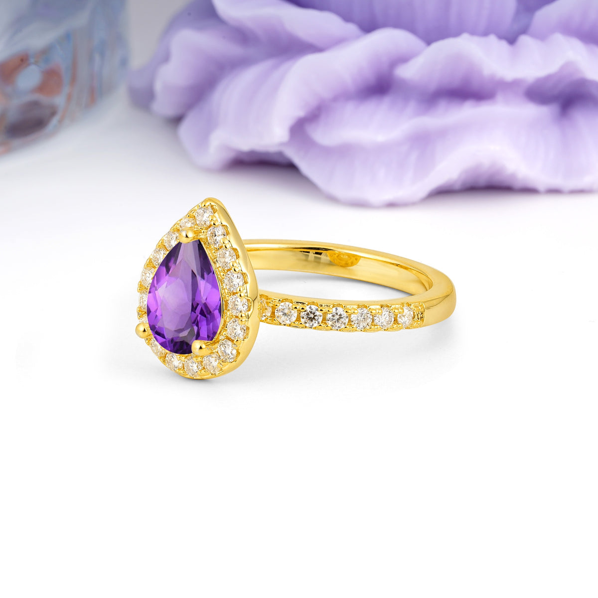 Luxurious Vintage 3 Prong Pear Cut Amethyst Engagement Ring - Additional view