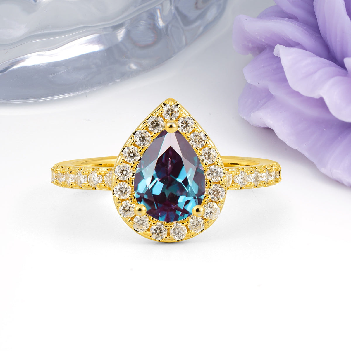 Luxurious Vintage 3 Prong Pear Cut Alexandrite Engagement Ring - Additional view