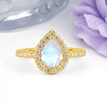 Luxurious Vintage 3 Prong Pear Cut Moonstone Engagement Ring - Additional view