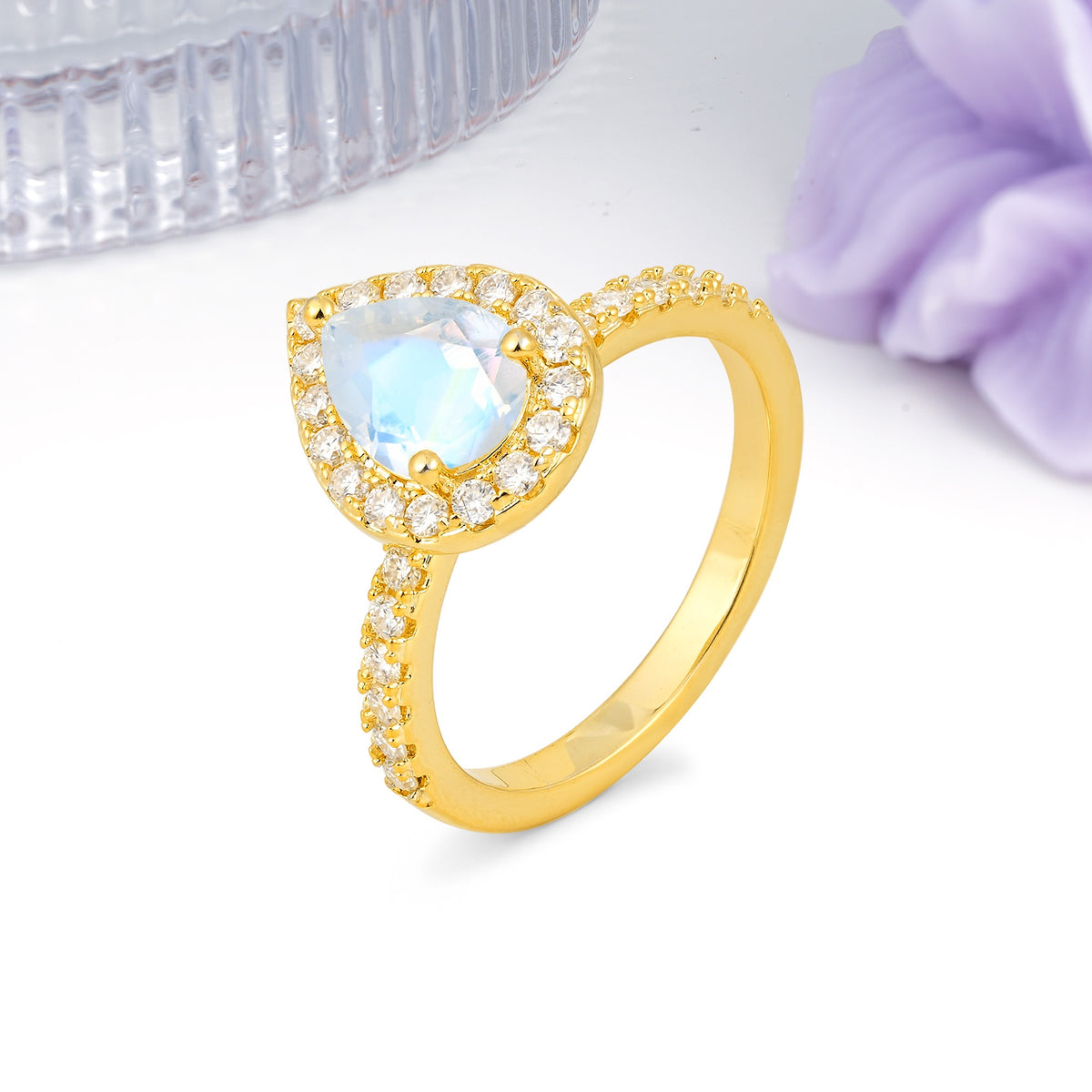 Luxurious Vintage 3 Prong Pear Cut Moonstone Engagement Ring - Additional view