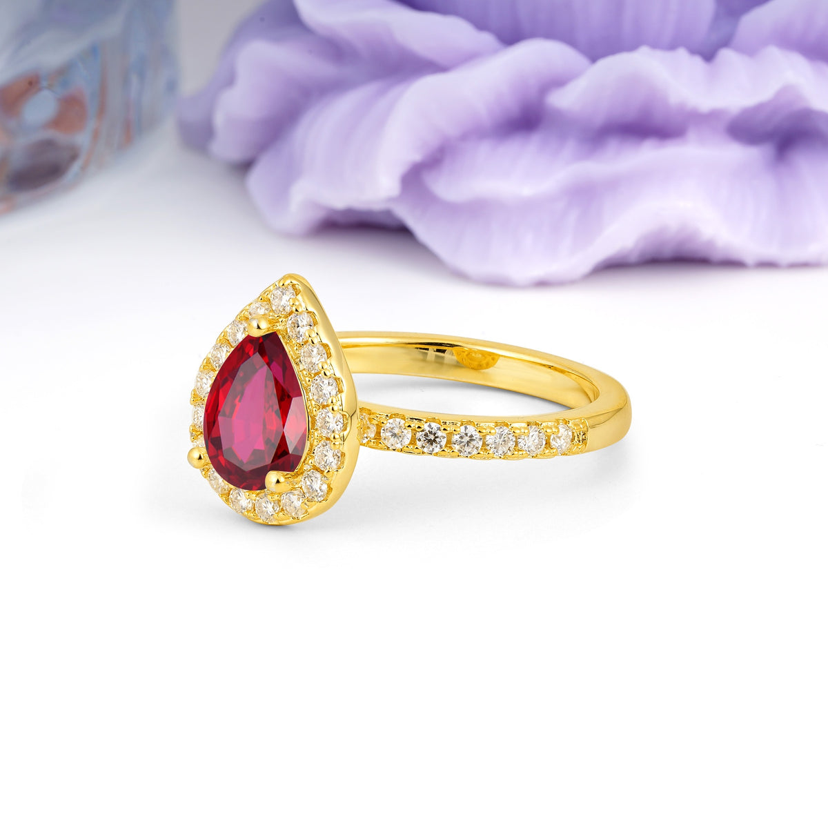 Luxurious Vintage 3 Prong Pear Cut Ruby Engagement Ring - Additional view