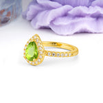 Luxurious Vintage 3 Prong Pear Cut Peridot Engagement Ring - Additional view