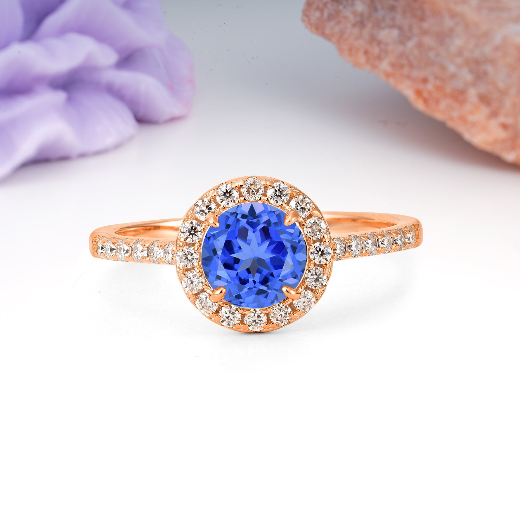 Luxurious Vintage 4 Prong Round Cut Sapphire Engagement Ring - Additional view