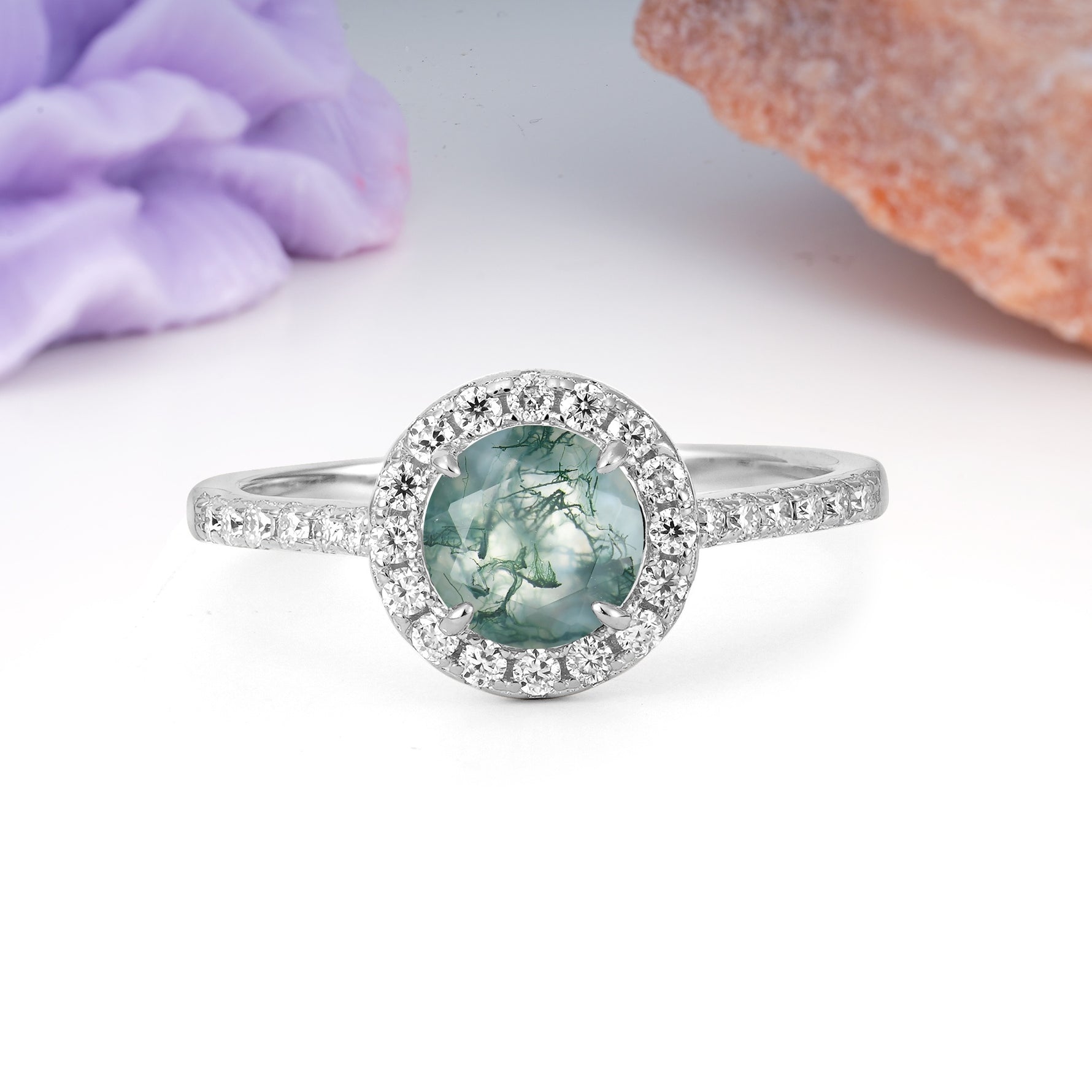 Luxurious Vintage 4 Prong Round Cut Moss Agate Engagement Ring - Additional view