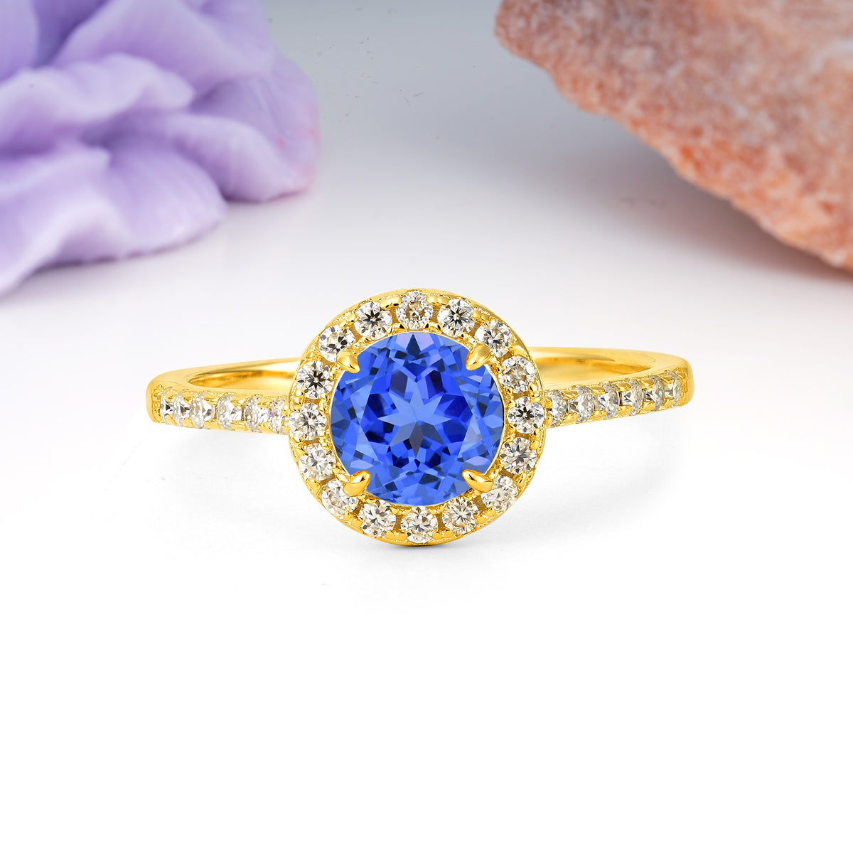 Luxurious Vintage 4 Prong Round Cut Sapphire Engagement Ring - Additional view