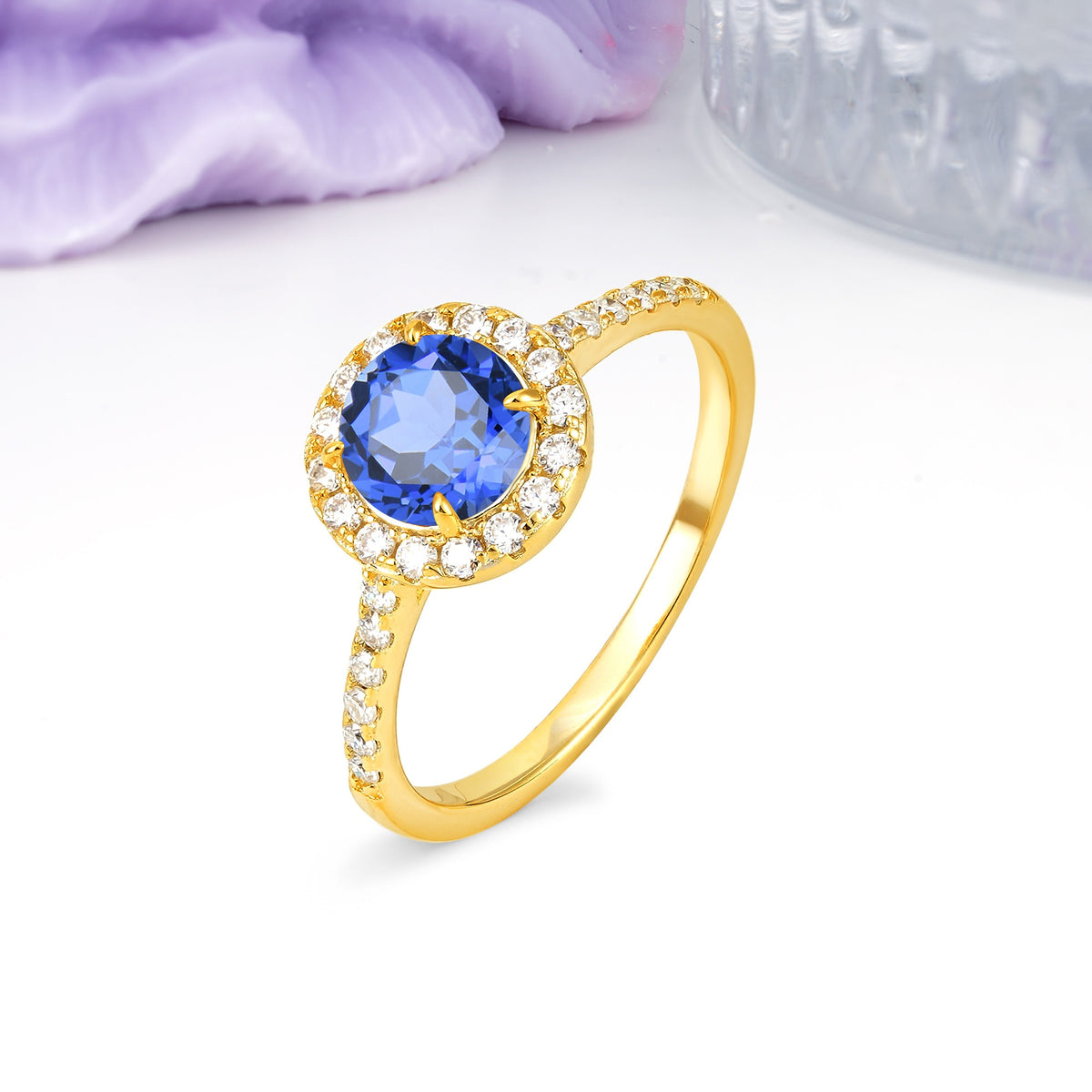 Luxurious Vintage 4 Prong Round Cut Sapphire Engagement Ring - Additional view