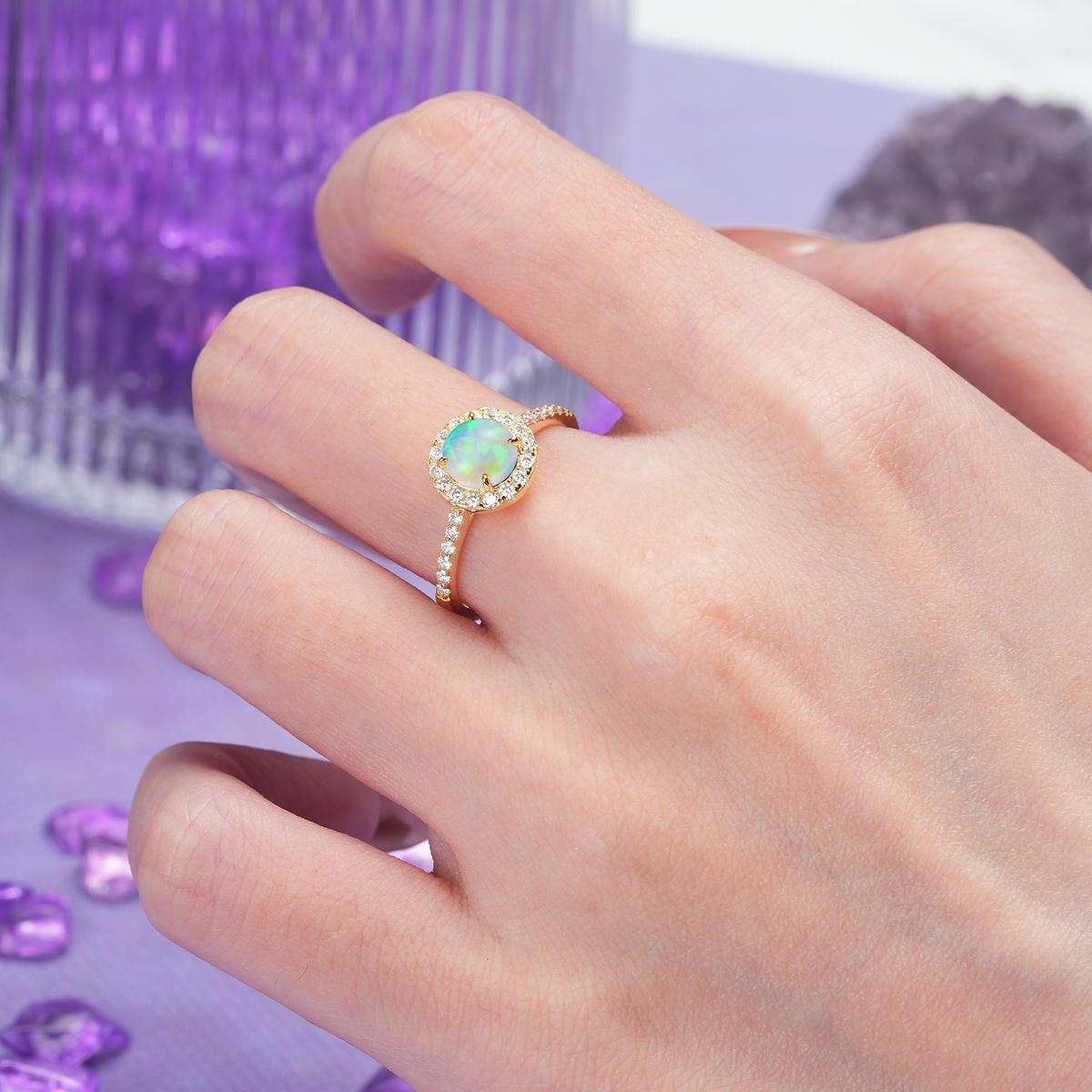 Luxurious Vintage 4 Prong Round Cut Fire Opal Engagement Ring