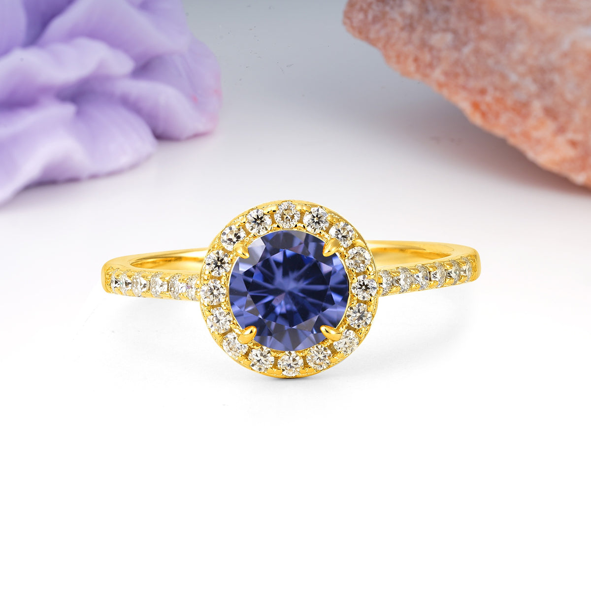 Luxurious Vintage 4 Prong Round Cut Tanzanite Engagement Ring - Additional view