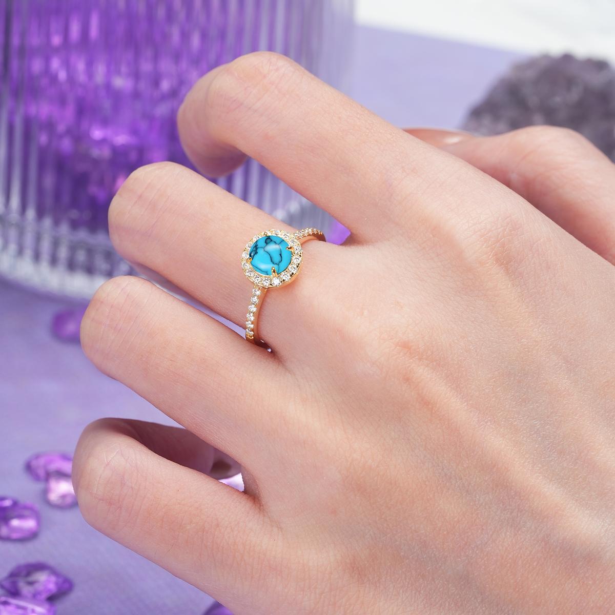 Luxurious Vintage 4 Prong Round Cut Turquoise Engagement Ring