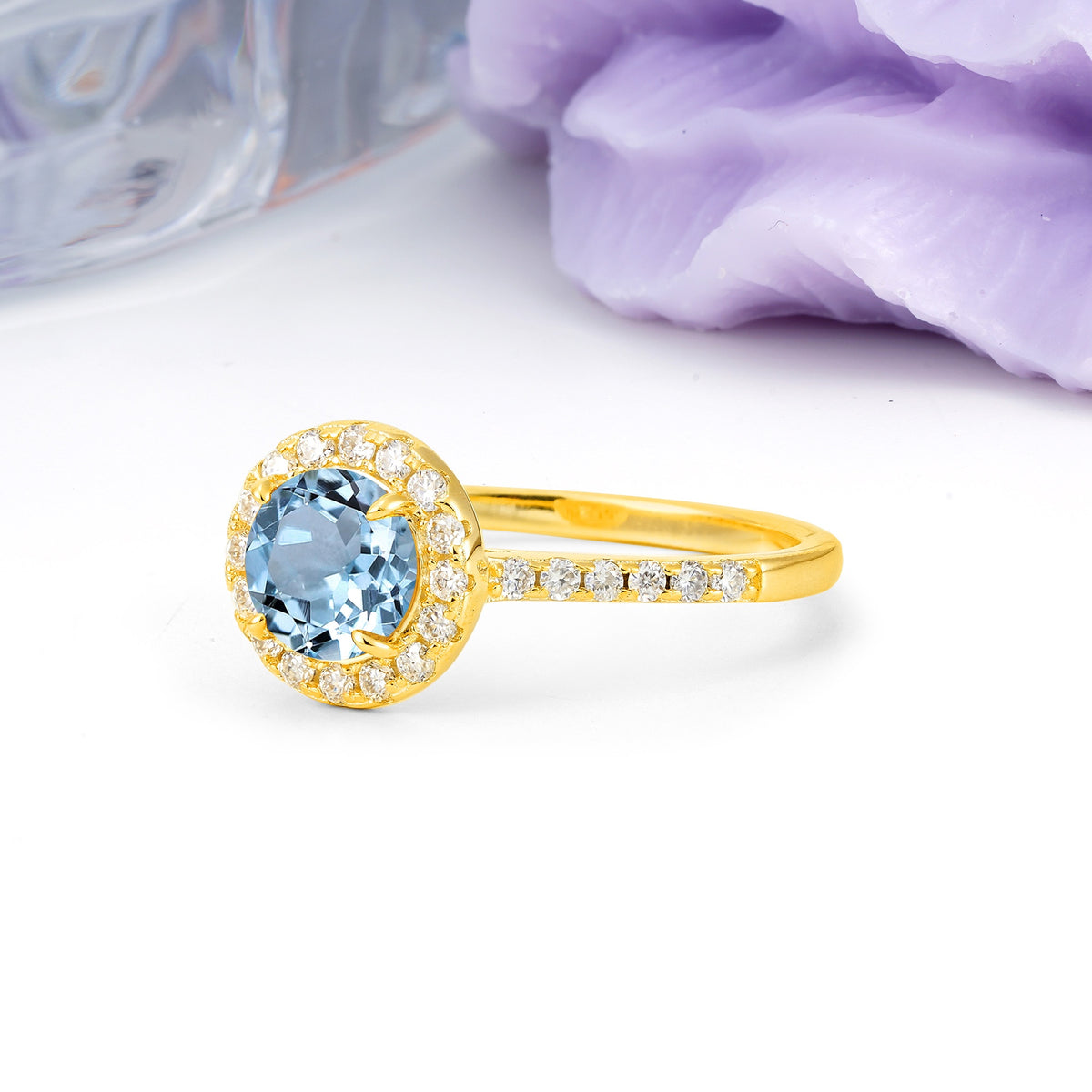 Luxurious Vintage 4 Prong Round Cut Aquamarine Engagement Ring - Additional view