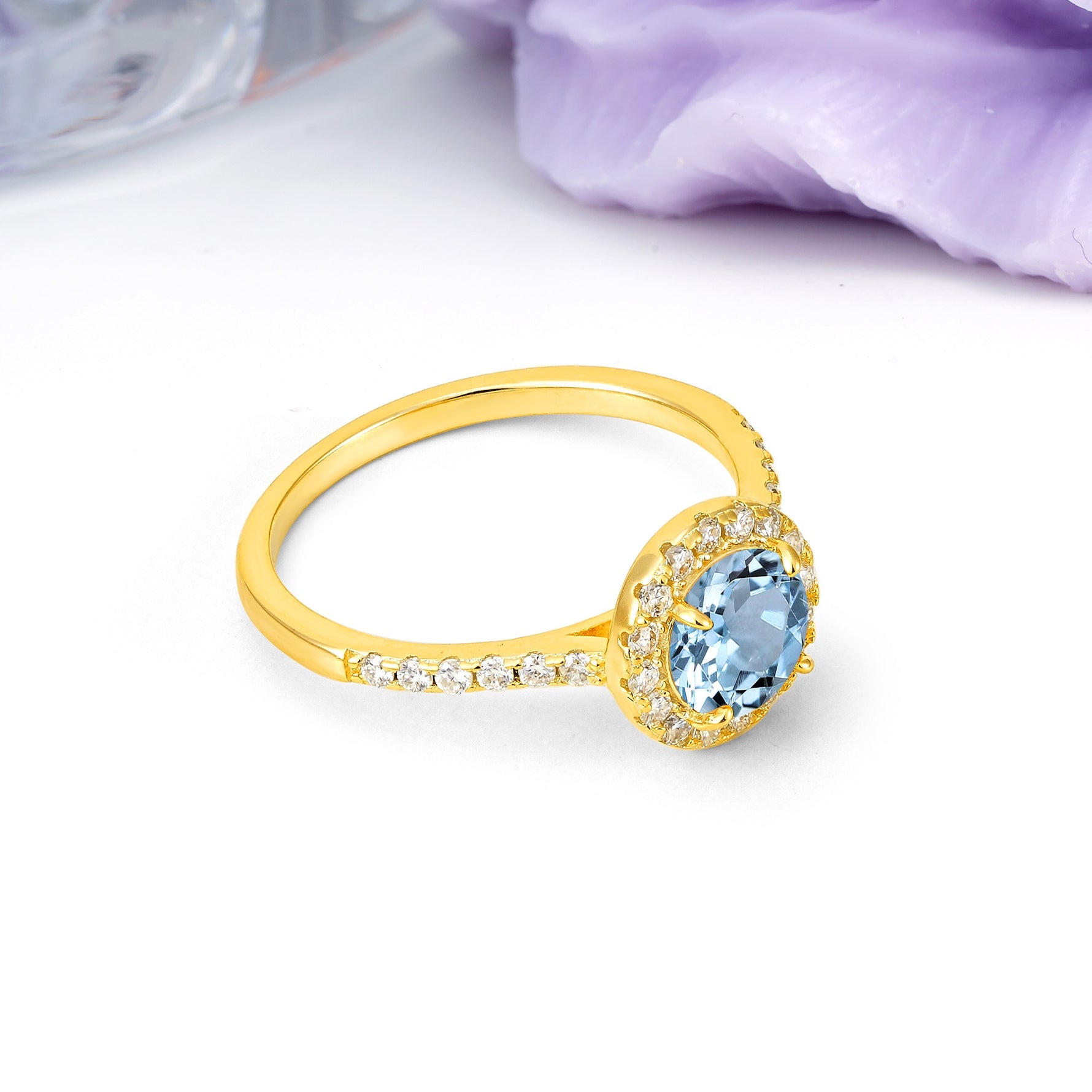 Luxurious Vintage 4 Prong Round Cut Aquamarine Engagement Ring - Additional view