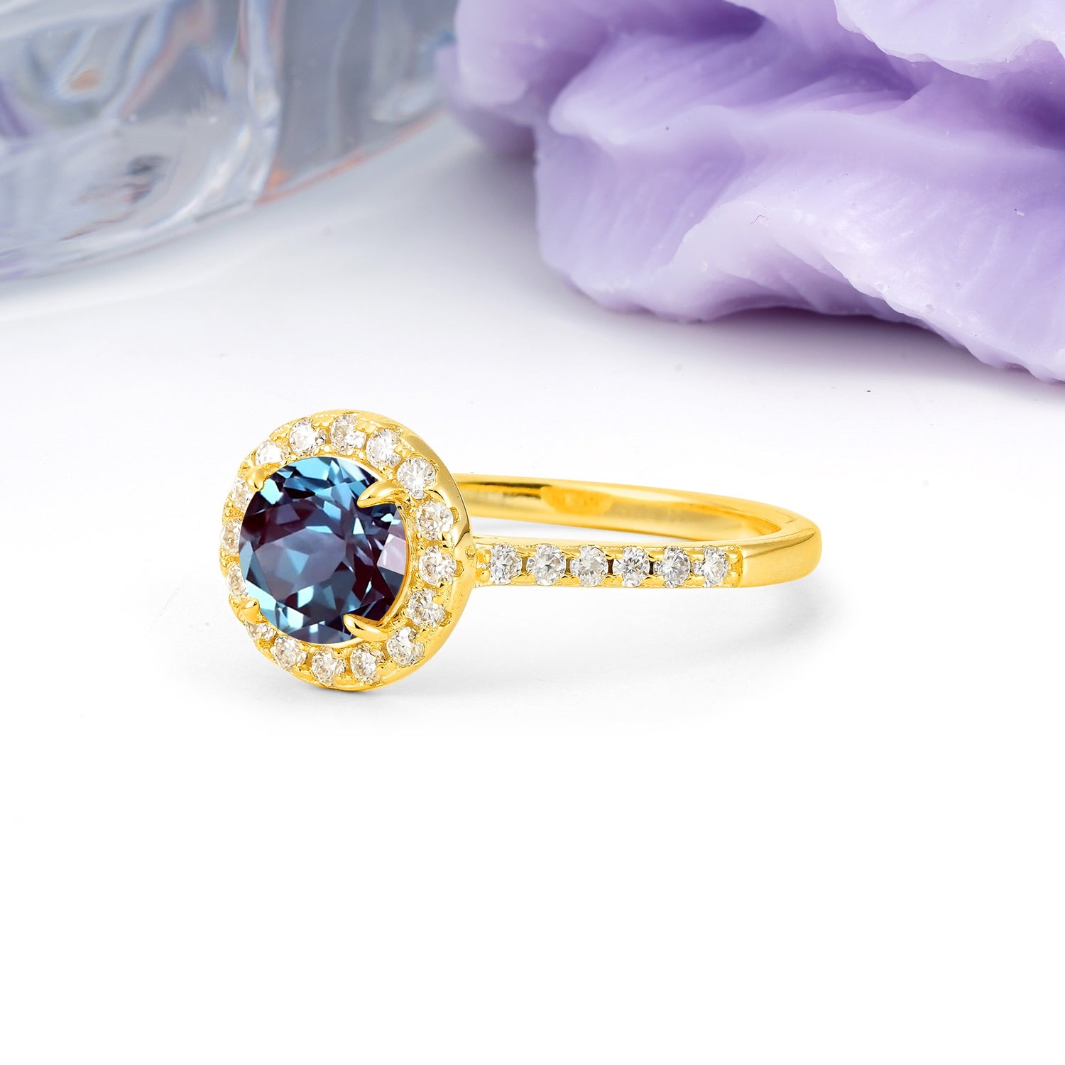 Luxurious Vintage 4 Prong Round Cut Alexandrite Engagement Ring - Additional view
