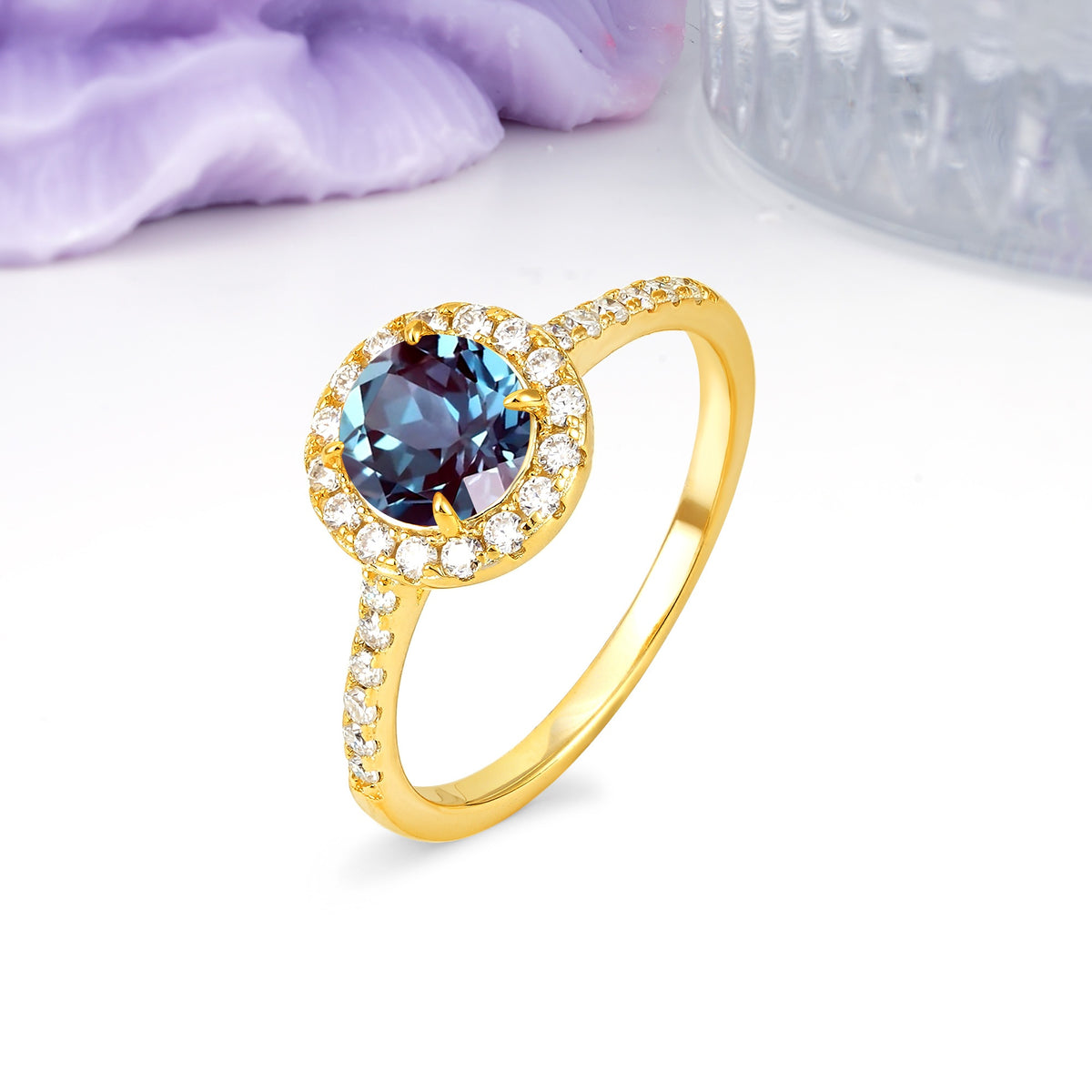 Luxurious Vintage 4 Prong Round Cut Alexandrite Engagement Ring - Additional view