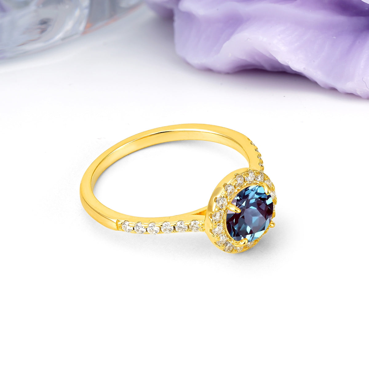 Luxurious Vintage 4 Prong Round Cut Alexandrite Engagement Ring - Additional view