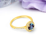 Luxurious Vintage 4 Prong Round Cut Alexandrite Engagement Ring - Additional view