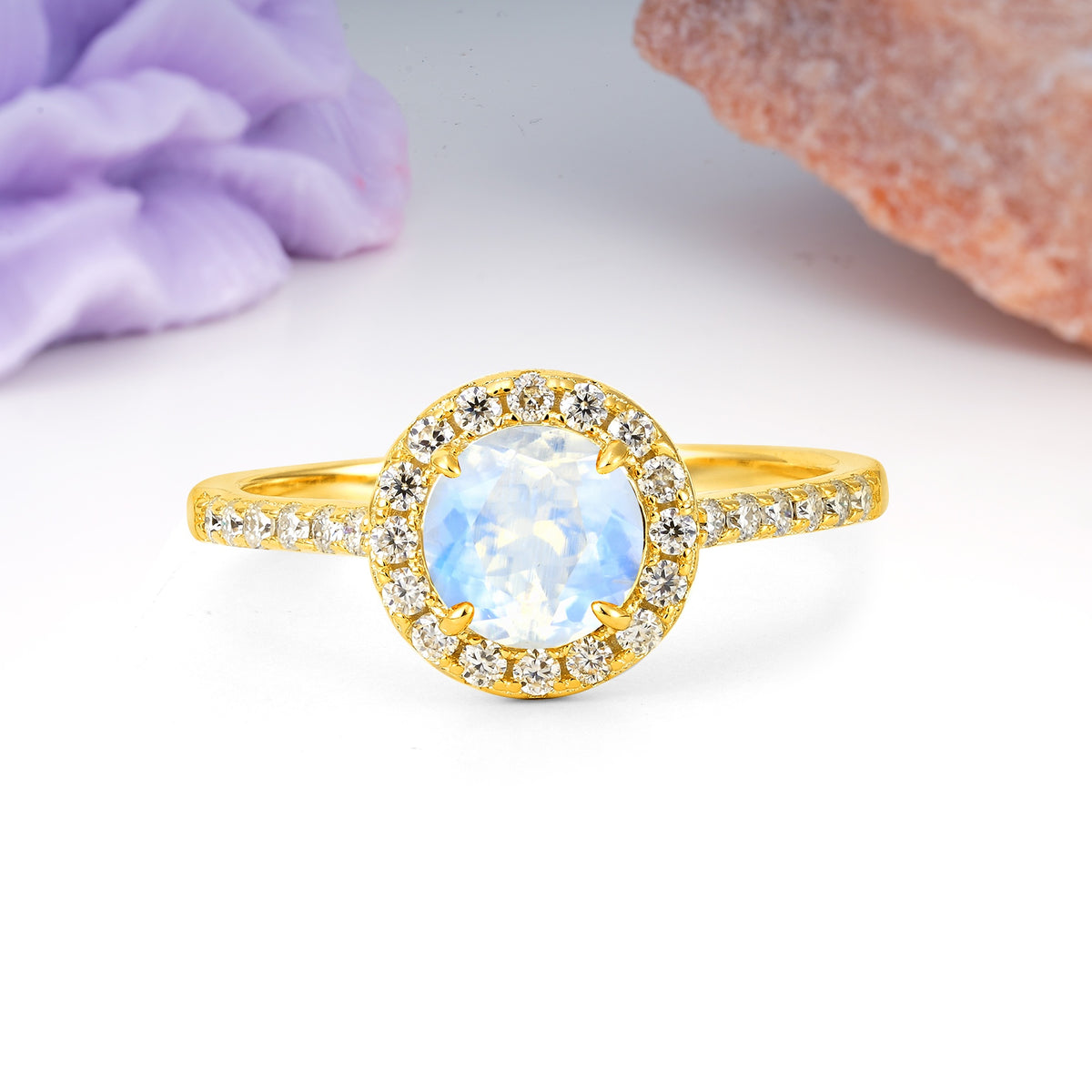 Luxurious Vintage 4 Prong Round Cut Moonstone Engagement Ring - Additional view