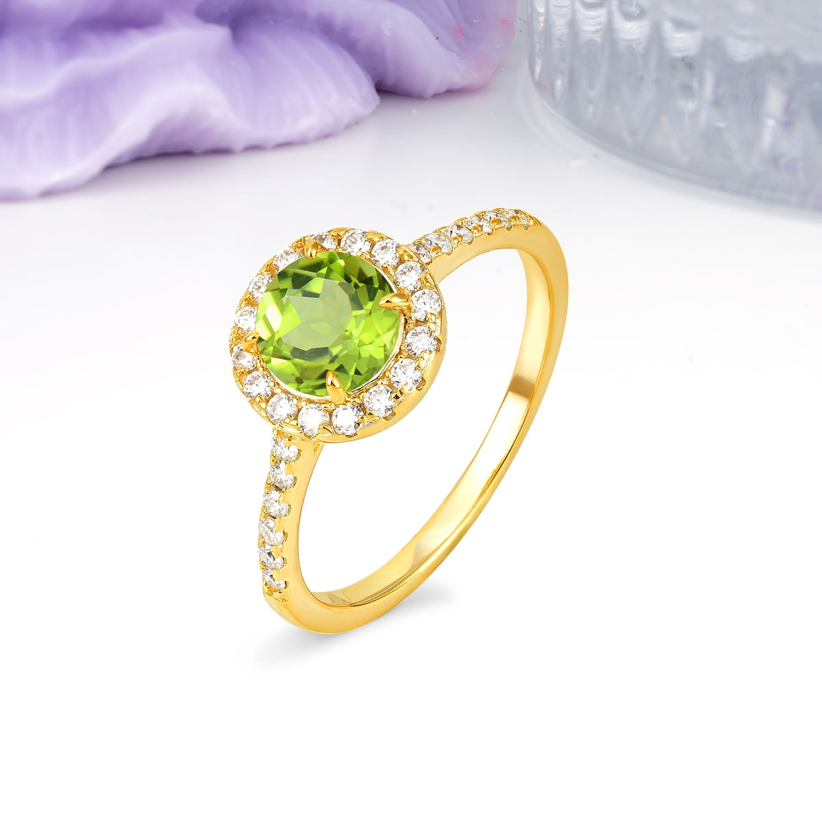Luxurious Vintage 4 Prong Round Cut Peridot Engagement Ring - Additional view