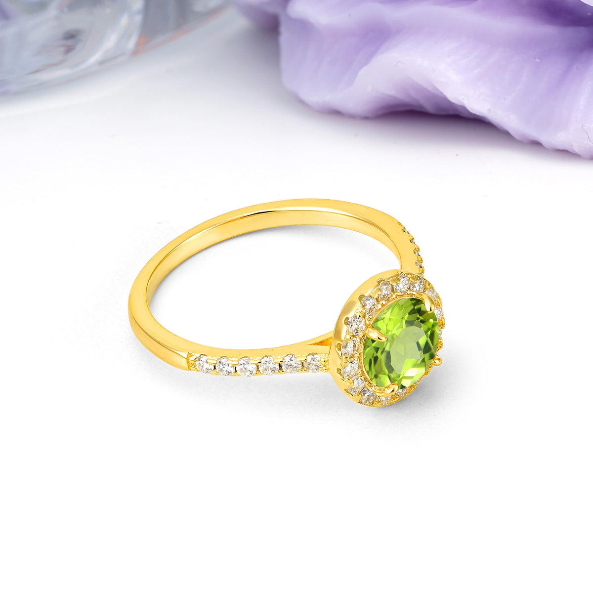 Luxurious Vintage 4 Prong Round Cut Peridot Engagement Ring - Additional view