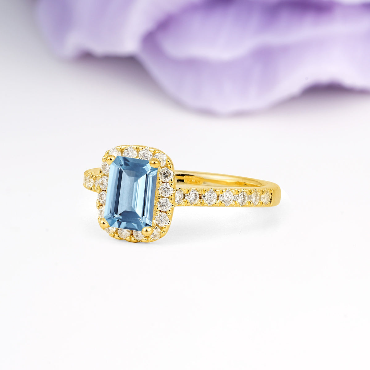 Luxurious Vintage Style 4 Prong Emerald Cut Aquamarine Engagement Ring - Additional view