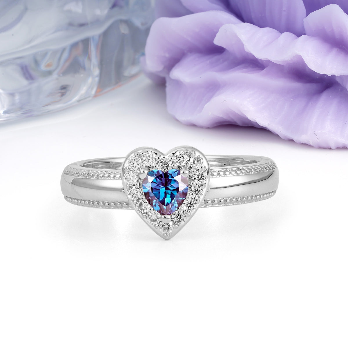 Classic Vintage 3 Prong Heart Cut Alexandrite Engagement Ring - Additional view