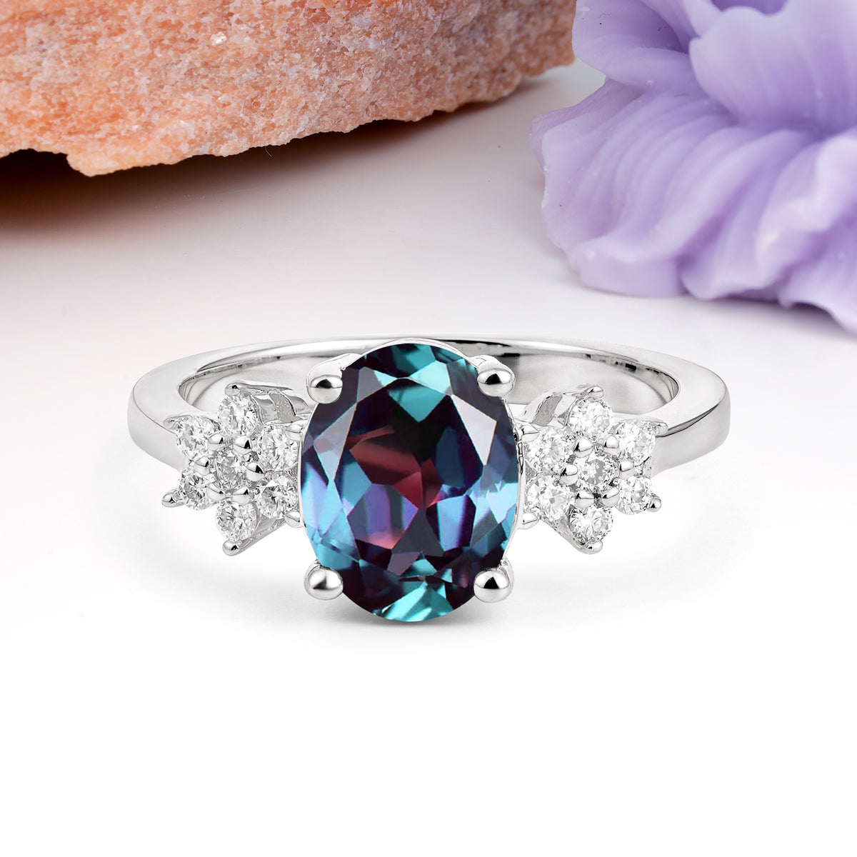 Luxurious Classic 4-Prong Oval Cut Alexandrite Engagement Ring - Additional view