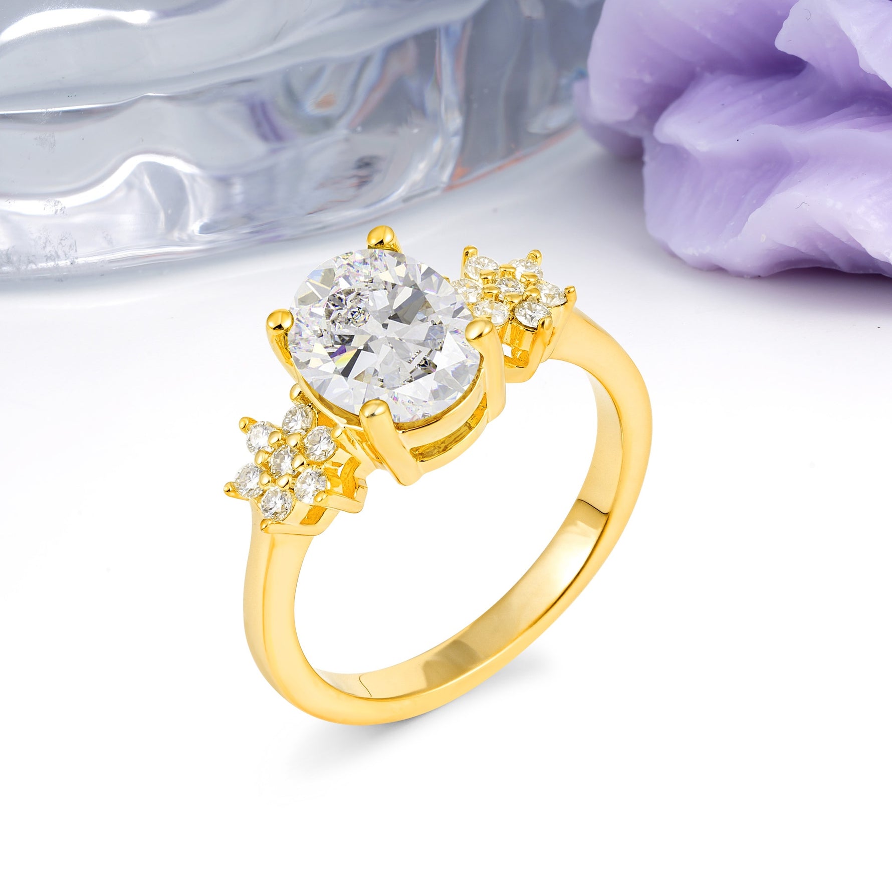 Luxurious Classic 4-Prong Oval Cut Moissanite Engagement Ring - Additional view