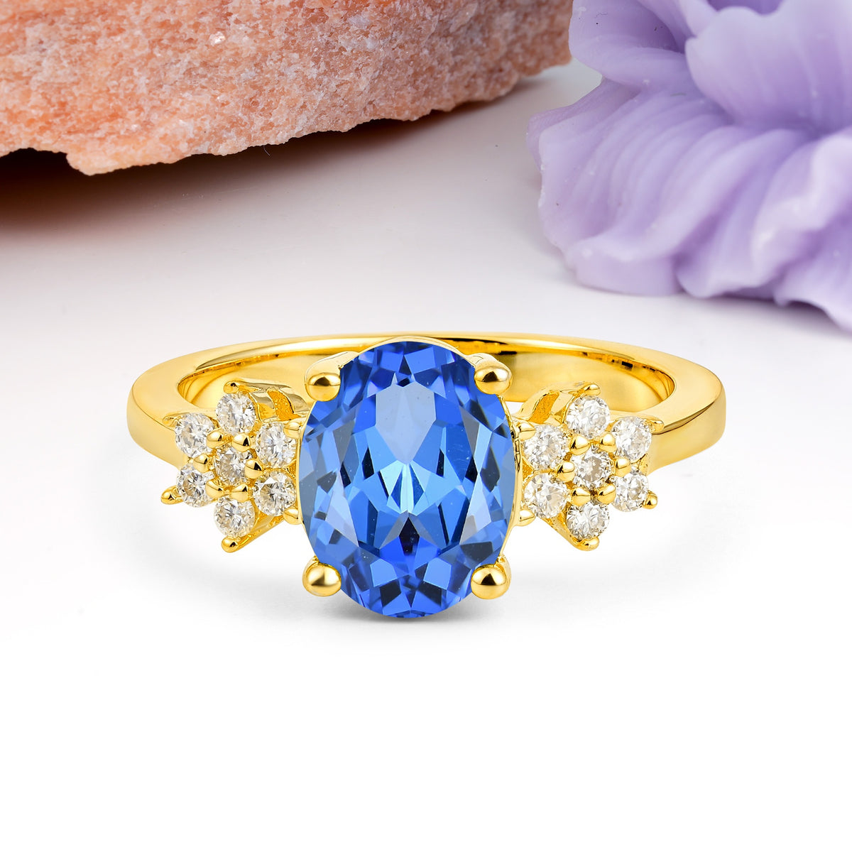 Luxurious Classic 4-Prong Oval Cut Sapphire Engagement Ring - Additional view