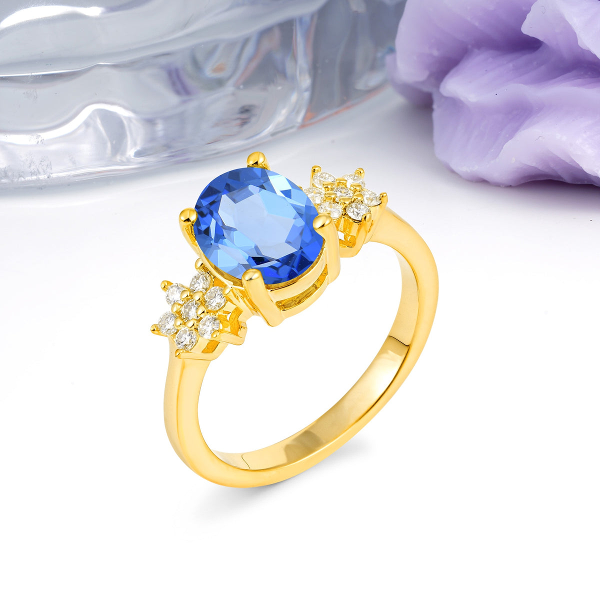 Luxurious Classic 4-Prong Oval Cut Sapphire Engagement Ring - Additional view