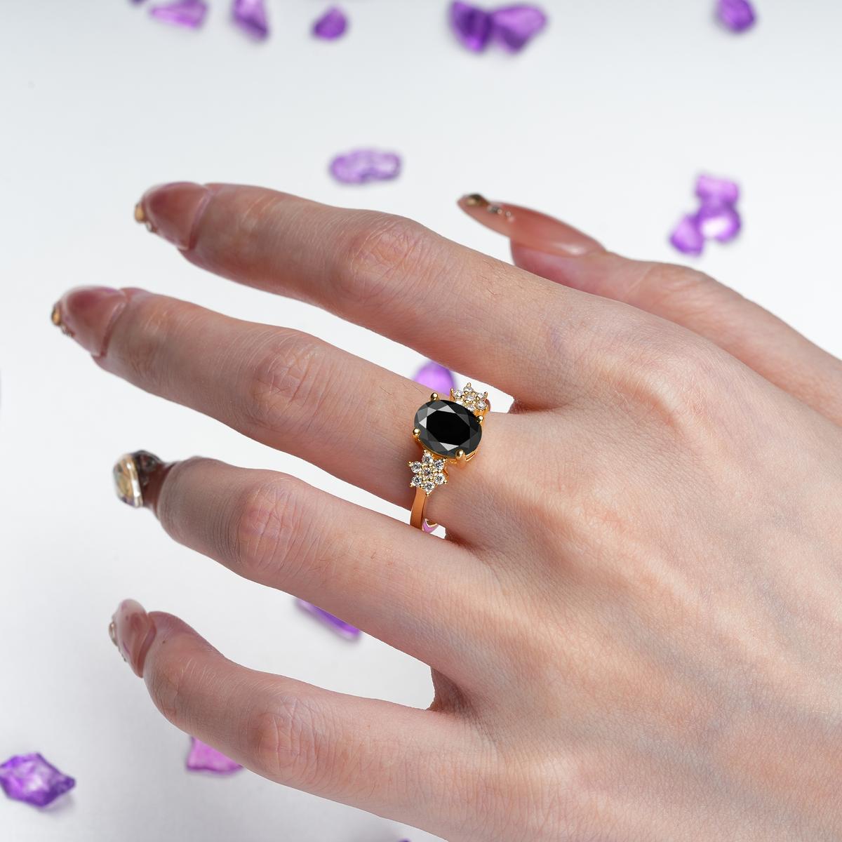 Luxurious Classic 4-Prong Oval Cut Black Onyx Engagement Ring