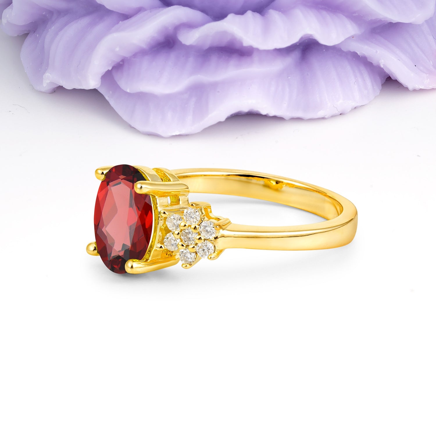 Luxurious Classic 4-Prong Oval Cut Garnet Engagement Ring - Additional view