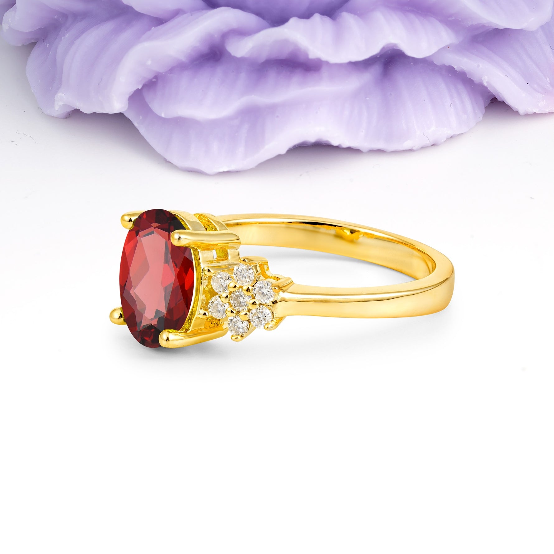 Luxurious Classic 4-Prong Oval Cut Garnet Engagement Ring - Additional view